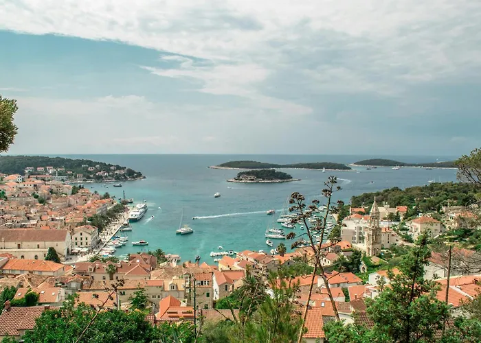 Jesliving Hvar - 2 Bedroom Elegant Apartment With Sea View In Historic Center Of Hvar Town