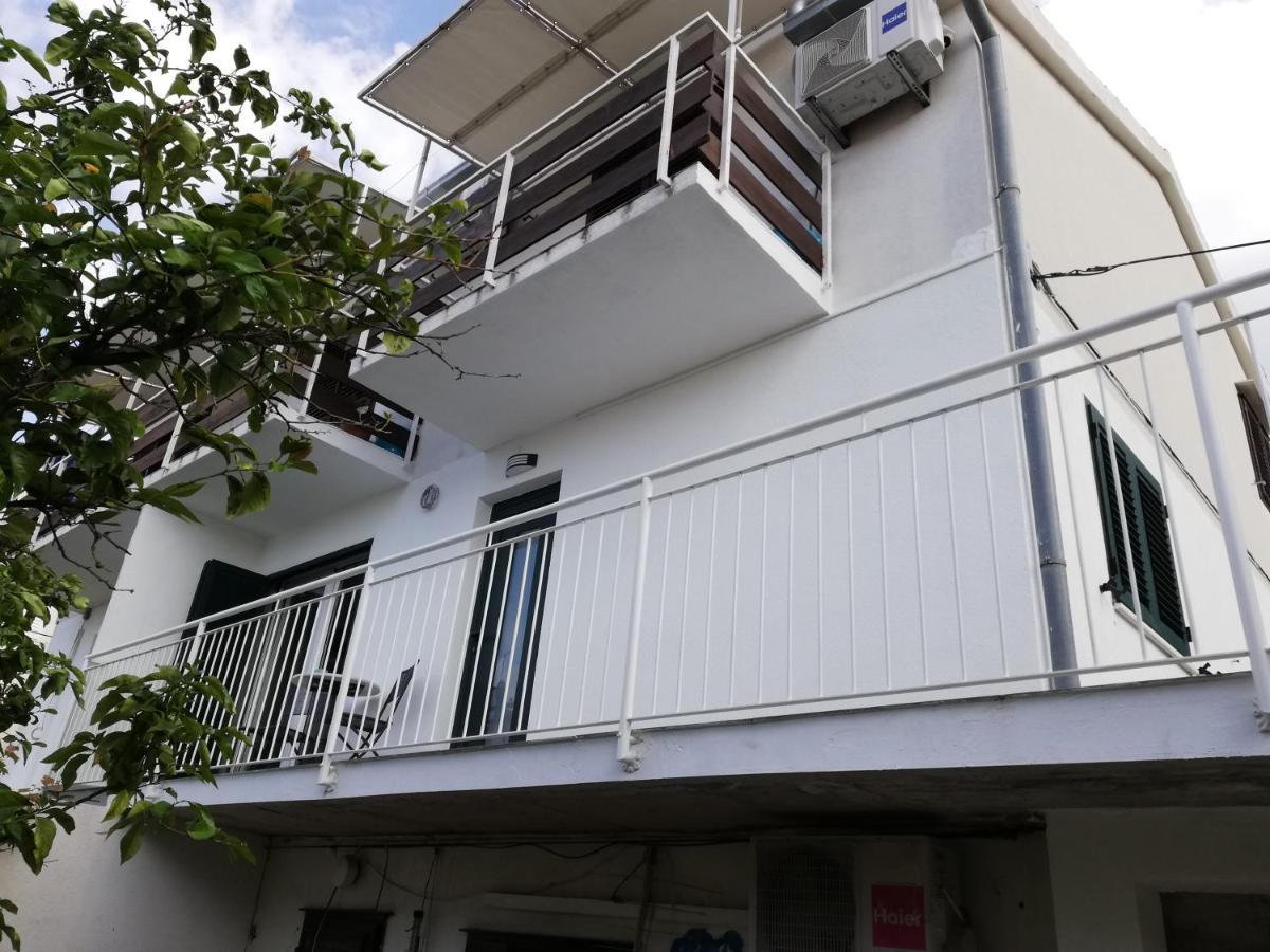Apartman Jesliving Hvar - 2 Bedroom Elegant With Sea View In Historic Center Of Hvar Town