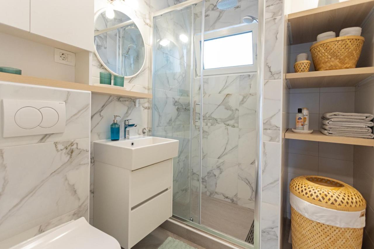 Jesliving Hvar - 2 Bedroom Elegant With Sea View In Historic Center Of * Hvar Town