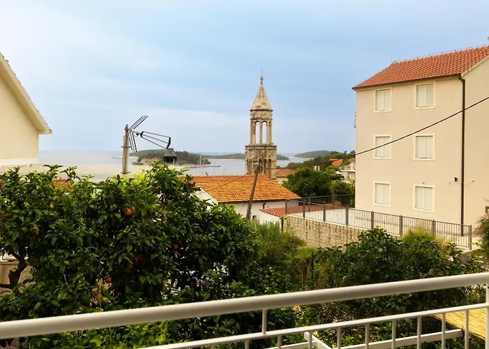 Jesliving Hvar - 2 Bedroom Elegant Apartment With Sea View In Historic Center Of Hvar Town