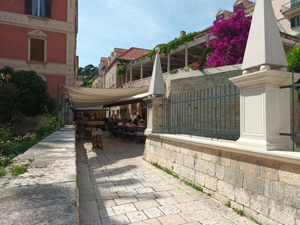 Jesliving Hvar - 2 Bedroom Elegant With Sea View In Historic Center Of Hvar Town