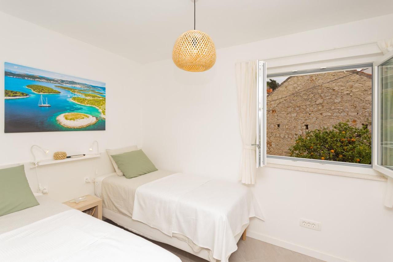 Jesliving Hvar - 2 Bedroom Elegant With Sea View In Historic Center Of