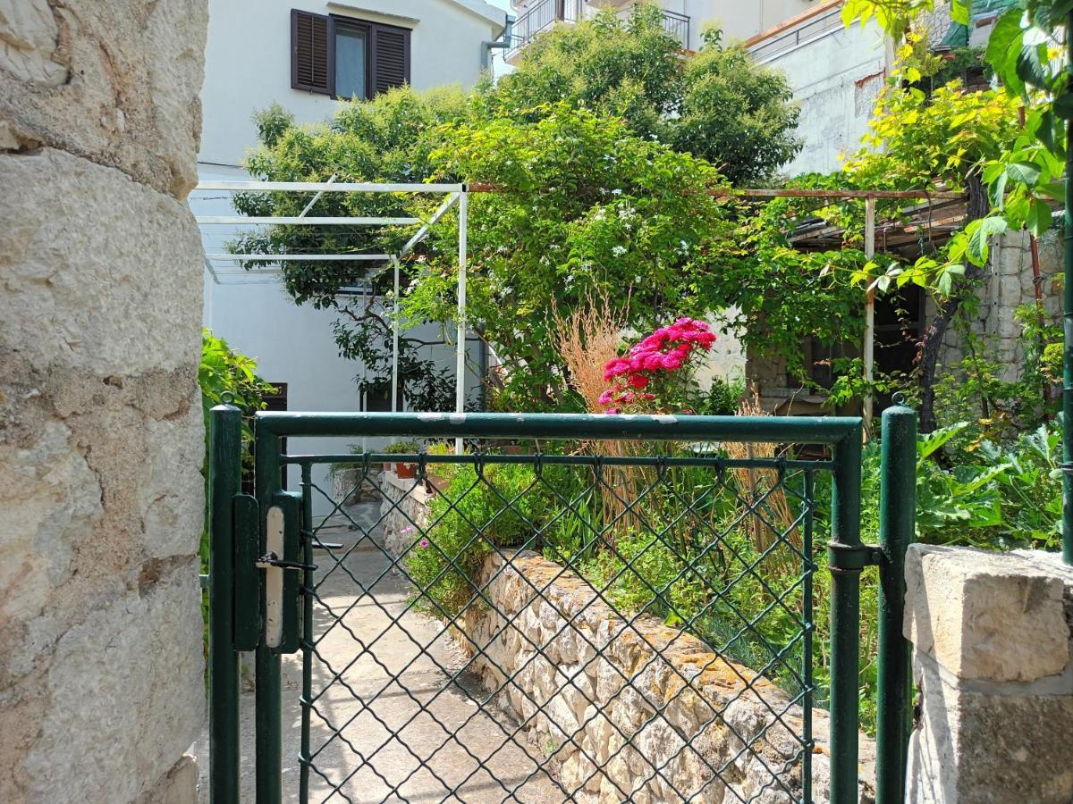 Jesliving Hvar - 2 Bedroom Elegant With Sea View In Historic Center Of Apartment